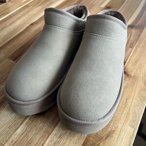 American Eagle Outfitters Men's Beige Slip-On Loafers